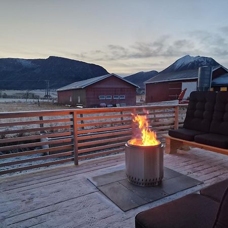Arctic Lodge Tromvik With Jacuzzi Tromsø Esterno foto
